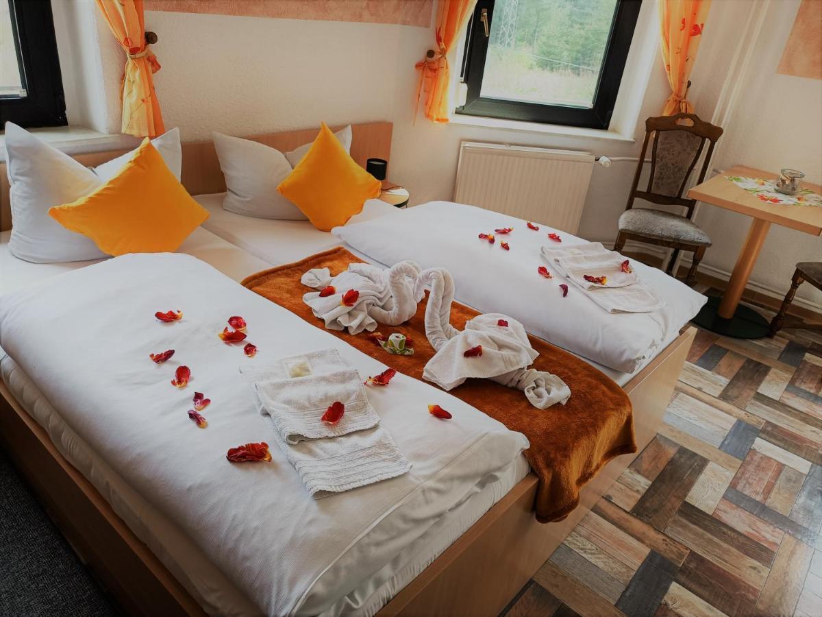Hotel Schwarzes Ross à Arnsdorf  Extérieur photo