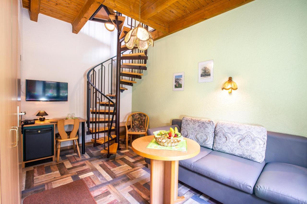 Hotel Schwarzes Ross à Arnsdorf  Extérieur photo