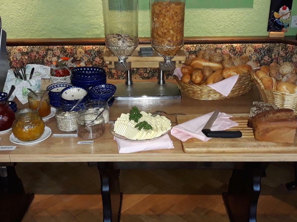 Hotel Schwarzes Ross à Arnsdorf  Extérieur photo